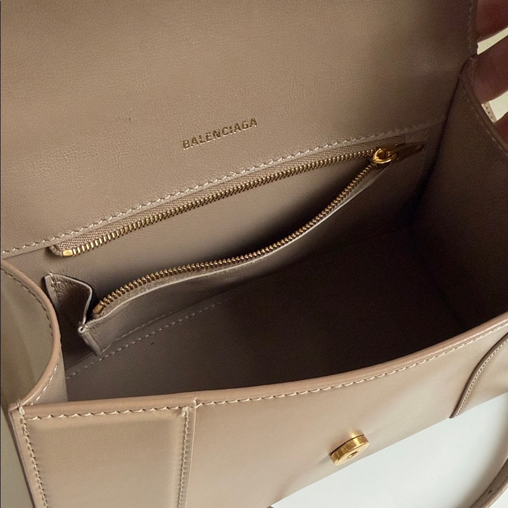 Authentic Balenciaga - Picture 7 of 12